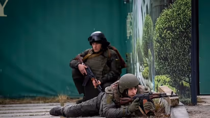 यूक्रेन के वार्ता से इनकार के बाद रूस ने सभी दिशाओं से हमले का दिया आदेश