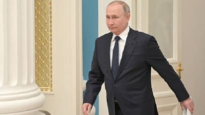 Vladimir Putin's childhood : യുദ്ധത്തിന്റെ ഭീകരതയിലും ദാരിദ്ര്യത്തിലും പൊറുതിമുട്ടിയ ബാല്യം, പുടിന്റെ ഭൂതകാലം