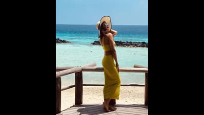 பிகினி கிளாமரில் கலக்கும் ரகுல் ரகுல் பிரீத் சிங் ..மரப்பாலத்தை தீப்பிடிக்க வைக்கும் ஹாட்...