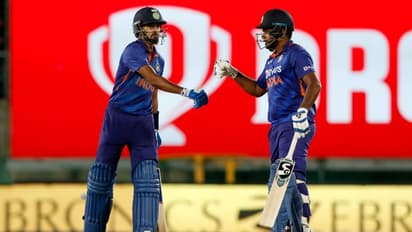 டி20 உலக கோப்பைக்கான இந்திய அணியின் ஆடும் லெவனில் இடம் கிடைக்காதுனு அவருக்கே தெரியும் - தினேஷ் கார்த்திக்