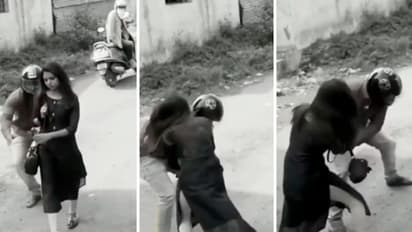 आजकल के लुटेरे किसी काम के नहीं, गए थे लड़की का पर्स लूटने और लुटवा आए अपनी स्कूटी!, देखें Viral Video