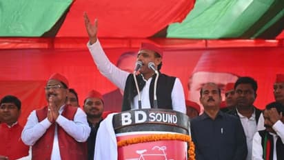 यूपी चुनाव: अखिलेश ने CM योगी पर परिवारवाद का लगाया आरोप, कहा- मठ में बैठे मुख्यमंत्री बाबा हैं असल परिवारवादी