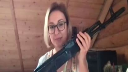 রাশিয়াকে রুখতে প্রয়োজনে অস্ত্র হাতে তুলে নিতে প্রস্তুত, জানালেন ইউক্রেনের মহিলা সাংসদ