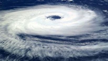 എന്താണ് ചക്രവാതച്ചുഴി, കേരളത്തിൽ മഴ സാധ്യതാ മുന്നറിയിപ്പ്