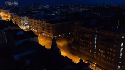 യുദ്ധസമയത്തും കൈവിടില്ല, യുക്രൈനിലെ വീട്ടുടമയുടെ കുട്ടികളെ വിട്ടുപോരാൻ തയ്യാറാവാതെ ഇന്ത്യൻ വിദ്യാർത്ഥിനി