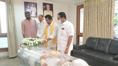 యడ్లపాటి వెంకట్రావు మృతిపై చంద్రబాబు సంతాపం... మృతదేహానికి నివాళులు (ఫోటోలు)