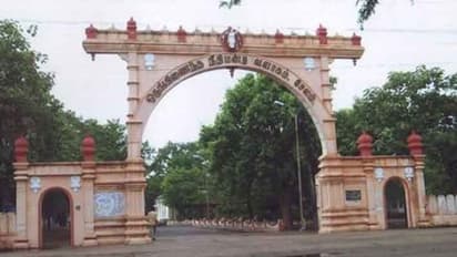 நீதிமன்ற வளாகத்தில் நீதிபதிக்கு கத்தி குத்து.. ஊழியர் அதிரடியாக பணியிடை நீக்கம்..!