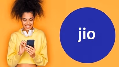 జియో కస్టమర్లకు ఇండిపెండెన్స్ డే ఆఫర్.. రోజుకు 2.5GB డేటాతో షాపింగ్ కూపన్స్ కూడా..