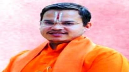 रामभद्राचार्य के उत्तराधिकारी जय महाराज ने मालिश के बहाने किया नाबालिग से कुकर्म, सफाई में क्या बोले जगद्गुरु