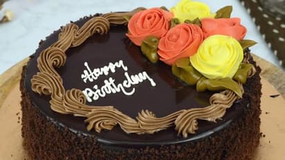 আতঙ্কের মধ্যেও একটু স্বস্তি, ভারতীয় পড়ুয়ার জন্মদিন পালন বুখারেস্ট শিবিরে