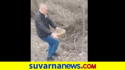 ಬಾಯಲ್ಲಿ ಸಿಗರೇಟ್‌ ಕೈಯಲ್ಲಿ ನೆಲಬಾಂಬ್‌... ಉಕ್ರೇನ್ ವ್ಯಕ್ತಿಯ ವಿಡಿಯೋ ವೈರಲ್‌