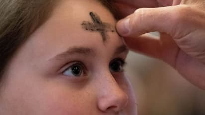 Ash Wednesday: சாம்பல் புதன்...புனித நாளாக கொண்டாடும் கிறிஸ்தவர்கள்! உக்ரைன் போர் முடிவுக்கு சிறப்பு பிராத்தனை