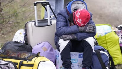 यूक्रेन में फंसी बेटी के लिए बिलख रहा परिवार, मां रोते हुए बोली-48 घंटे से बात नहीं हुई, वो कहां है पता नहीं