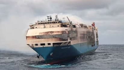 వేల కోట్ల నష్టం: నీటిలో మునిగిపోయిన పోర్షే, బెంట్లీ, లంబోర్ఘిని, ఫోక్స్వ్యాగన్ వంటి లగ్జరీ కార్లు..