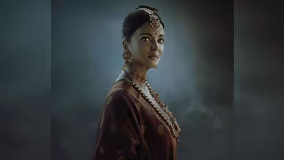 বড়পর্দায় ফিরছেন ঐশ্বর্য, মণি রত্নমের ঐতিহাসিক ছবিতে রাই সুন্দরীকে চিনতে পারছেন