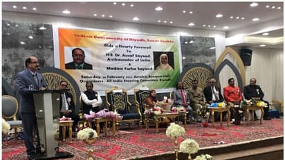 Indian Embassy Riyadh: കാലാവധി പൂർത്തിയാക്കി മടങ്ങുന്ന അംബാസഡർക്ക് ഇന്ത്യൻ സമൂഹം യാത്രയയപ്പ് നൽകി