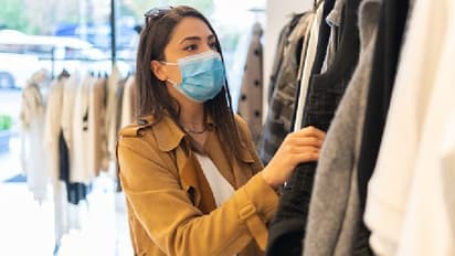 শিথিল হয়েছে মাস্ক ব্যবহারের নিয়ম, তবে অসতর্ক হলে ফের আক্রান্ত হতে পারেন ভাইরাসে