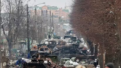 ഖര്‍സോണ്‍ കീഴടക്കി റഷ്യ; ഉക്രൈനിലെമ്പാടും കത്തിയെരിഞ്ഞ റഷ്യന്‍ സൈനിക വാഹനങ്ങള്‍