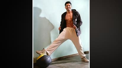 পারিশ্রমিক পাননি মির্জাপুর ৩-এর কলাকুশলীরা, গুরুতর অভিযোগ ফারহান আখতারের বিরুদ্ধে