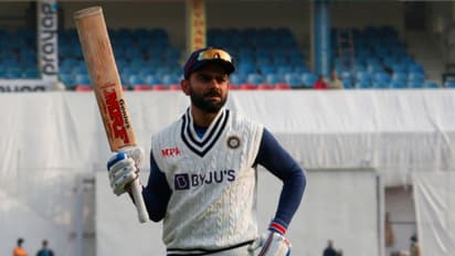 IND vs SL: కోహ్లిని మళ్లీ కెప్టెన్ చేయండి.. బెంగళూరు టెస్టులో ఫ్యాన్స్ రచ్చ.. ట్విట్టర్ లో మొదలైన వార్