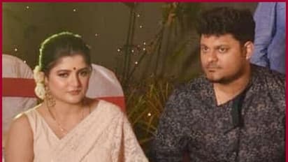 কেমন জীবনসঙ্গিনী পছন্দ প্রেমিক অভিরূপের, উত্তর শুনেই লজ্জায় রাঙা হলেন শ্রাবন্তী