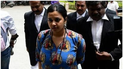 വിമാനത്തില് കേന്ദ്ര സര്ക്കാറിനെതിരെ മുദ്രാവാക്യം: സോഫിയയുടെ പിതാവിന് നഷ്ടപരിഹാരം നല്കാന് ഉത്തരവ്