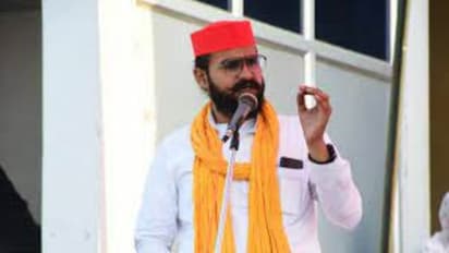 UP Assembly Election 2022: ప్రభుత్వ అధికారులు.. పోలీసులకు బెదిరింపులు.. ఎస్పీ కూటమి అభ్యర్థిపై ఎఫ్ఐఆర్