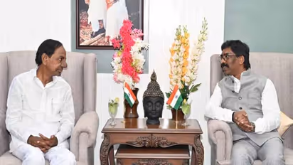 హైదరాబాద్కు జార్ఖండ్ సీఎం హేమంత్ సోరెన్.. కేసీఆర్తో భేటీ అయ్యే ఛాన్స్