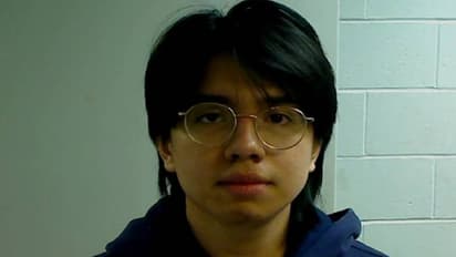 OnlyFans Model : 'ഒൺലിഫാൻസി'ൽ കണ്ട് കൈവിട്ട ആരാധന, 20 -കാരൻ യുവതിയുടെ വീട്ടിലൊളിച്ച് താമസിച്ചു