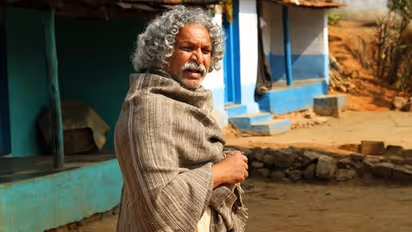 விஜய்யுடன் 'லியோ' படத்தில் நடிக்கும் நாசரின் சகோதரர் ஜவஹர்! அச்சு அசல் அவரை போலவே இருக்காரே..!