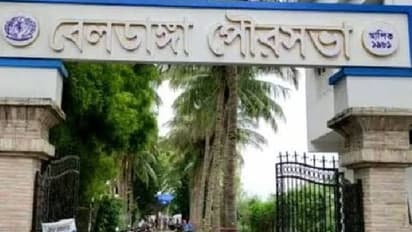 নির্দল ও বিজেপির মধ্যে চলছে ঘোড়া কেনা বেচার লড়াই, শঙ্কায় বেলডাঙা পুরসভার ভবিষ্যত