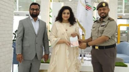 Meena : ഗോള്ഡൻ വിസ സ്വീകരിച്ച് നന്ദി പറഞ്ഞ് മീന