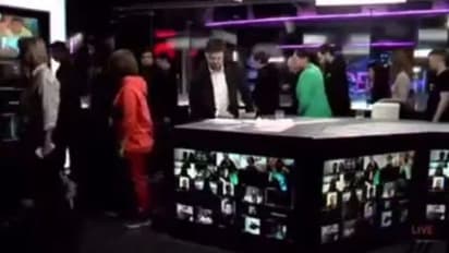 യുദ്ധം റിപ്പോർട്ട് ചെയ്തതിന് റഷ്യൻ ടിവി ചാനലിന് സസ്പെൻഷൻ, ലൈവ് ഷോക്കിടെ രാജിവച്ച് ജീവനക്കാരുടെ പ്രതിഷേധം