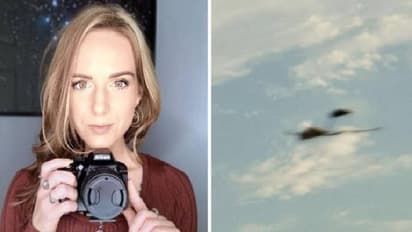 ഇടയ്ക്കിടെ അന്യഗ്രഹജീവികളെ കണ്ടുമുട്ടുന്നു, അതിലൊന്ന് ഇളംനീല നിറമുള്ള സുന്ദരി, വിചിത്രവാദവുമായി യുവതി