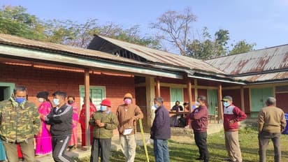 Manipur Chunav 2022 : करोंग में मतदान के दौरान हिंसा में एक की मौत, लाम्फेल में इस नेता के घर फेंका बम