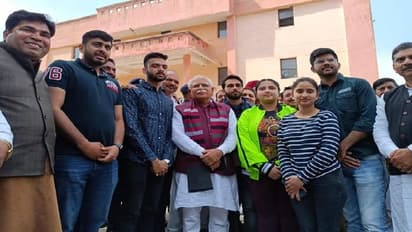 यूक्रेन से हरियाणा आए स्टूडेंट्स, CM से मिलकर हुए भावुक, खट्टर का ऐलान- हम इन बच्चों की इंटर्नशिप कराएंगे
