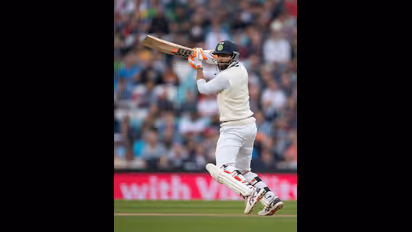 ICC Rankings: टेस्ट ऑलराउंडरों की सूची में फिर शीर्ष पर पहुंचे रवींद्र जडेजा, बाबर आजम ने भी लगाई लंबी छलांग