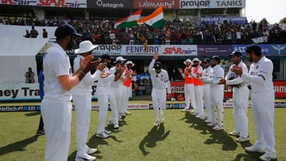 Virat Kohli’s 100th Test : വിരാട് കോലിയെ കിംഗായി വാഴിച്ച് രോഹിത്; സഹതാരങ്ങളുടെ ഗാര്ഡ് ഓഫ് ഹോണര്- വീഡിയോ