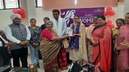 समाजसेवी संस्थाओं ने मनाया अंतर्राष्ट्रीय महिला दिवस, कोरोना में सुहाग खोने वाली महिलाओं को किया सम्मानित