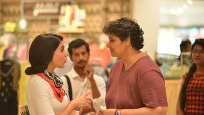 నందిని రెడ్డి  పెళ్లి చేసుకోకపోవడానికి కారణం ఏంటో తెలుసా?..  ప్రేమ వ్యవహారాలు కూడా ఉన్నాయా?