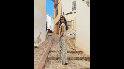 చేతులు పైకెత్తి హాట్‌ డోస్‌ పెంచిన కీర్తిసురేష్‌.. రచ్చ చేస్తున్న కొత్త ఫోటోలు.. హద్దులు చెరిపేస్తుందిగా!