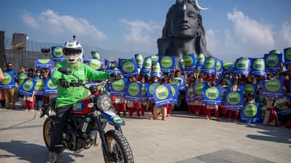 மண் காக்க லண்டன் முதல் தமிழ்நாடு வரை 30,000 கிமீ பைக்கில் பயணிக்கும் சத்குரு!கோவையிலிருந்து இன்று புறப்பட்டார்