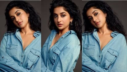 Meera Jasmine Latest Photos: గ్లామర్ తో హంటింగ్ చేస్తున్న మీరా జాస్మిన్.. షర్ట్ బటన్స్ తీసేసి..