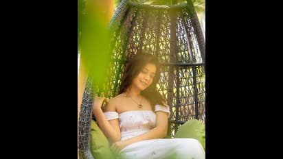 Raashi Khanna Hot : உள்ளாடை அணியாமல் கோட் சூட்டில்... ஷேம் ஷேம் பேபியாக போஸ் கொடுத்த ராஷி கண்ணா!