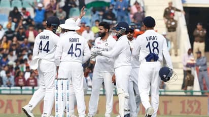 India vs Sri Lanka: பகலிரவு டெஸ்ட் போட்டிக்கான இந்திய அணியின் உத்தேச ஆடும் லெவன்..! ஒரு அதிரடி மாற்றம்