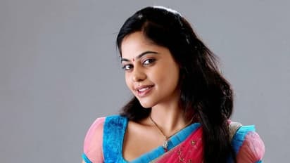 ఎంత ఒత్తిడి చేసినా పెళ్లి చేసుకోలేదు, చాలా బాధపడ్డాను...బిగ్ బాస్ బిందు మాధవి తండ్రి ఆసక్తికర వ్యాఖ్యలు