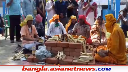 রাশিয়া-ইউক্রেনে বাজাচ্ছে রণডঙ্কা, শান্তির বার্তা দিতে বাংলার বুকে করা হল মহাযজ্ঞের আয়োজন