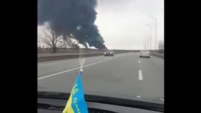 রাশিয়া-ইউক্রেন যুদ্ধের ভয়ঙ্কর ভিডিও, মাত্র ৮টি রকেট ধ্বংস করে দিল একটি আস্ত বিমানবন্দর