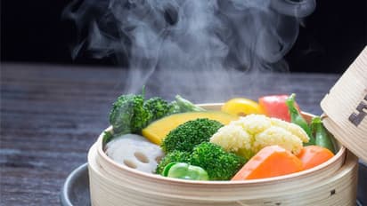 সবজির পুষ্টিগুণ বাঁচাতে রান্নার সময় এই ৫টি কাজ করবেন না, জেনে নিন সঠিক কৌশল