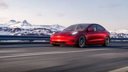 Tesla : സ്പീഡ് ഡിസ്പ്ലേ പ്രശ്നം, 48,000 മോഡൽ 3 ഇവികൾ തിരിച്ചുവിളിച്ച് ടെസ്ല